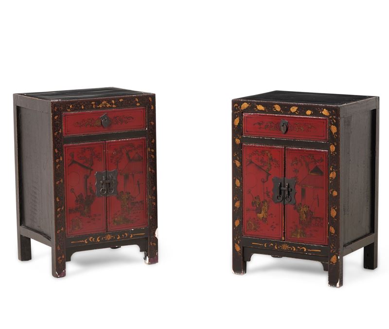 Due piccoli comodini laccati. Cina XX secolo  - Asta Antiquariato - Cambi Casa d'Aste