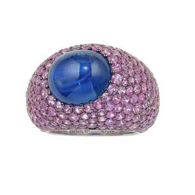 Gabri, Anello con zaffiro Sri Lanka cabochon e zaffiri rosa, in oro bianco 750/1000