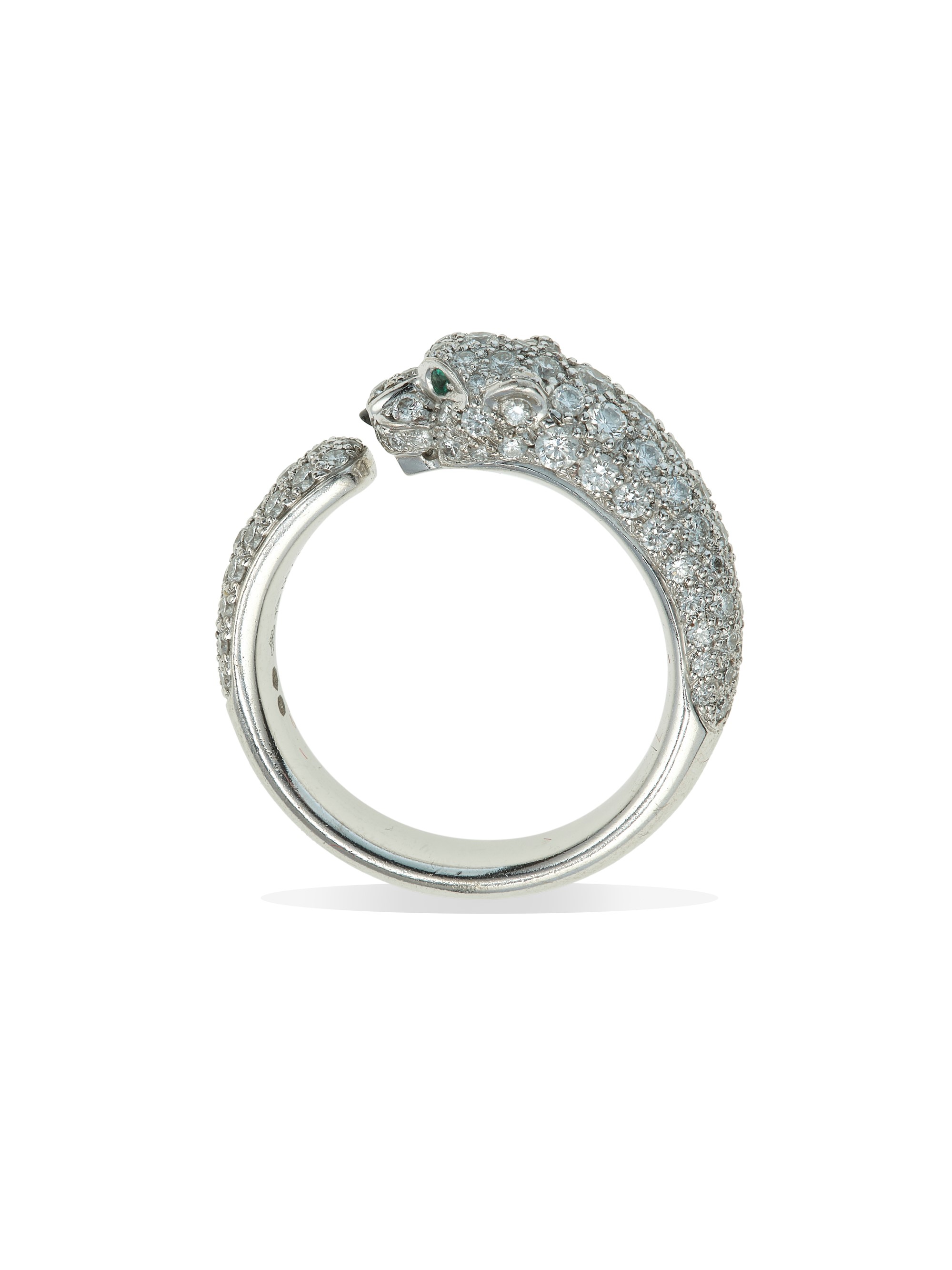 Cartier, Anello “Panthère de Cartier” in oro bianco con diamanti e piccoli smeraldi