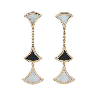 Bulgari, Orecchini pendenti “Diva’s dream” in onice e madreperla con montatura in oro giallo 750/...