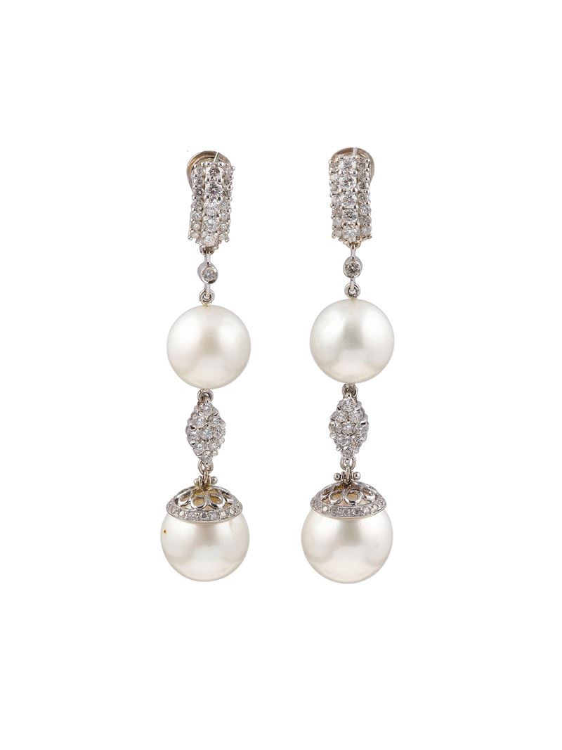 Pair of cultured pearl, diamond and gold earrings  - Auction Fine Jewellery - Cambi Casa d'Aste