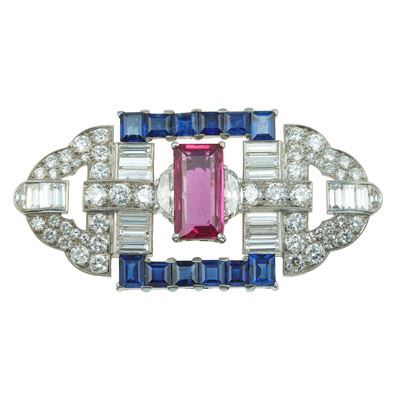 J.E. Caldwell & Co., Spilla in platino con diamanti, zaffiri e rubino