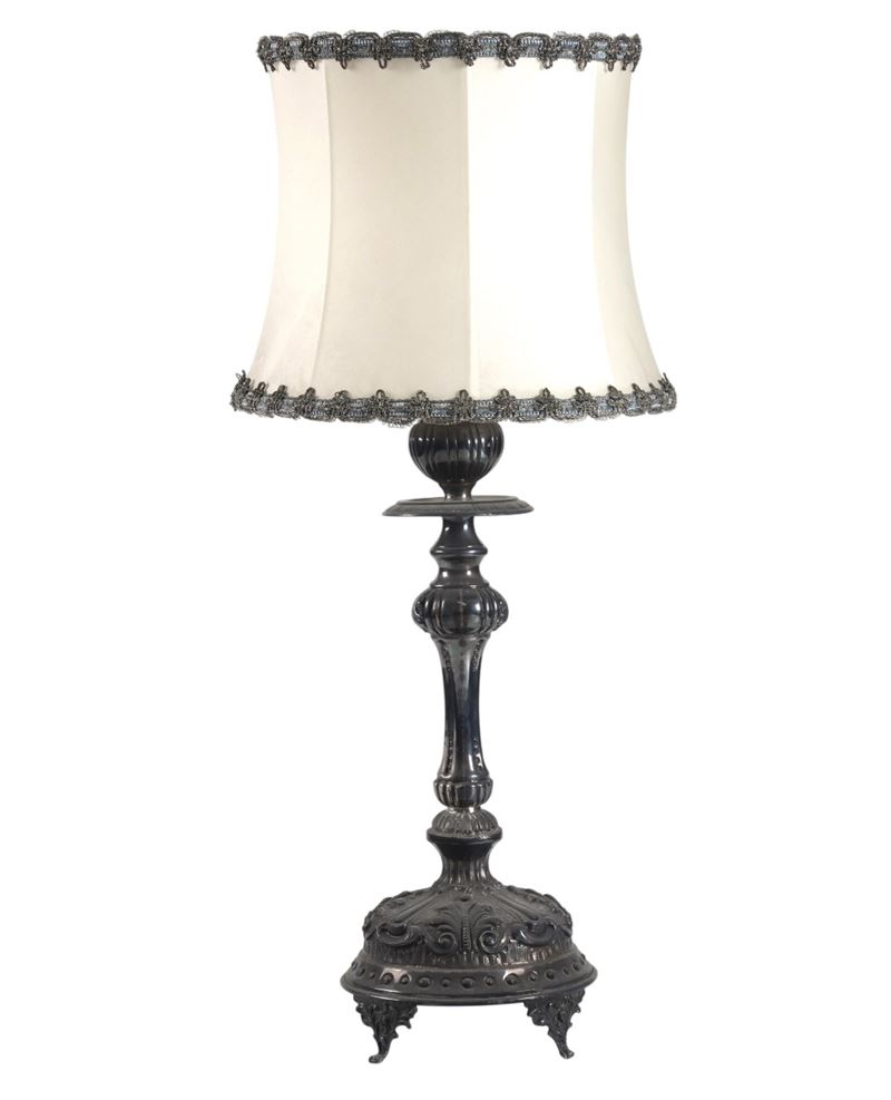 Lampada da tavolo in metallo argentato  - Auction Antiquariato - Cambi Casa d'Aste