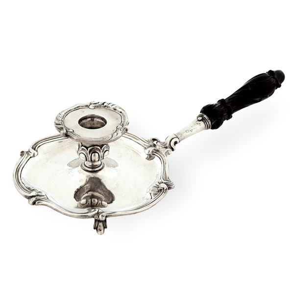 Torino, ultimo quarto del XVIII secolo. Assaggiatore Giuseppe Vernoni (1779-1824). Contrassaggiatore Bartolomeo Bernardi (1778-1816). Maestro argentiere Giuliano Gabriel Marcello (1740 ca - post 1793) Portacandele