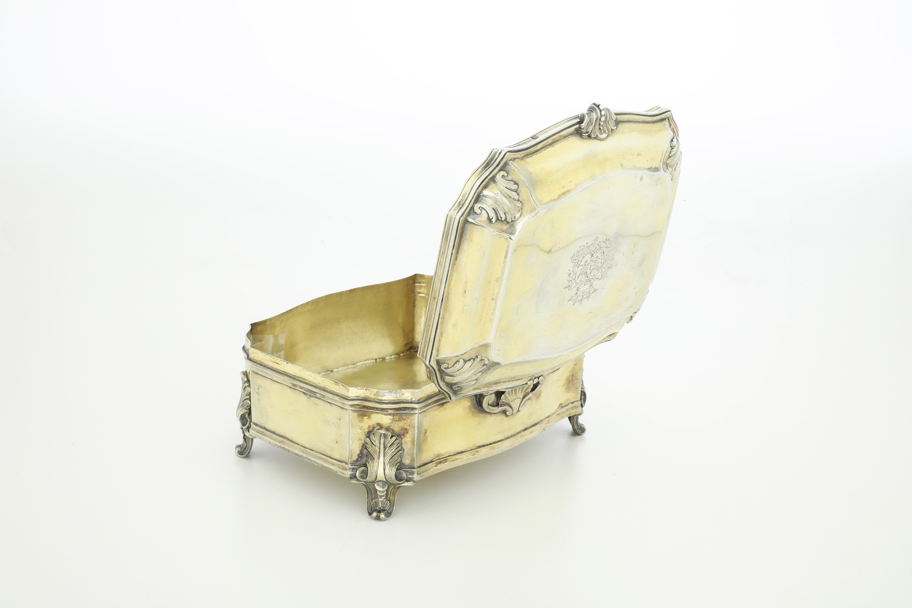 Giovan Battista Carron, Scrigno vermeille, Torino, terzo quarto del XVIII secolo (argento fuso, s...
