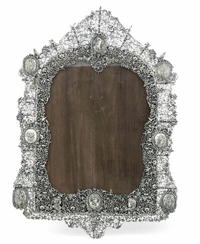 Manifattura europea (Paesi Bassi?), Cornice decorativa in argento fuso cesellato e legno, XIX-XX ...