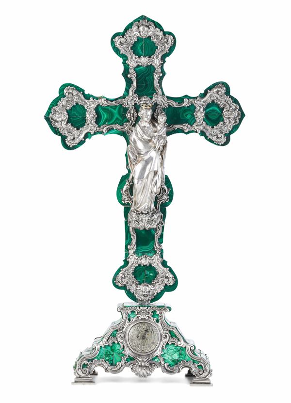 Croce da meditazione in argento e malachite. Pubblicata su: ARGENTIERI GEMMARI E ORAFI D'ITALIA" di Costantino G Bulgari, Edizione Fratelli Palombi, Roma 1980, pagina 529 e pagina 542, tav 34 come Giovanni Giardini ma possibile opera del XX secolo