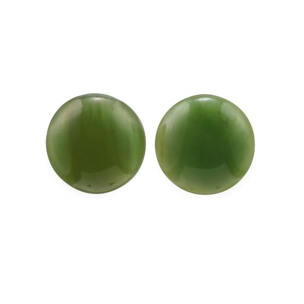 Pair of nephrite and gold earrings