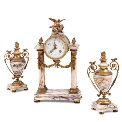 Trittico da Camino Composto da Orologio e Due Candelieri in Forma di Vaso in Marmo, XIX-XX Secolo