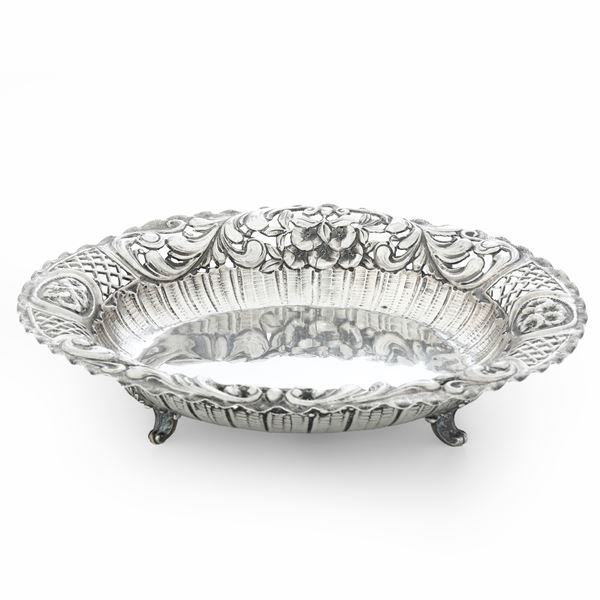 Centrotavola. Argenteria italiana del XX secolo, bollo dell'argentiere assente