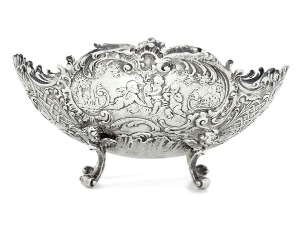 Centrotavola. Hanau, XIX-XX secolo. Argentiere J.D.Schleissner & Sohne