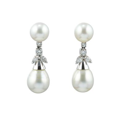Orecchini pendenti in oro bianco 750/1000 con perle coltivate e diamanti