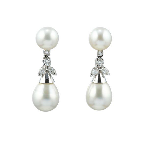 Orecchini pendenti con perle coltivate e diamanti