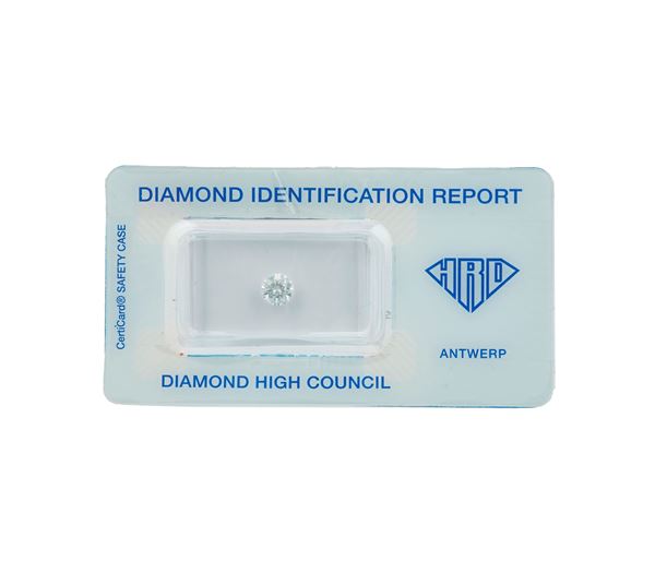 Coppia di diamanti taglio rotondo a brillante di ct 0.51, colore G, caratteristiche interne IF, fluorescenza UV nulla