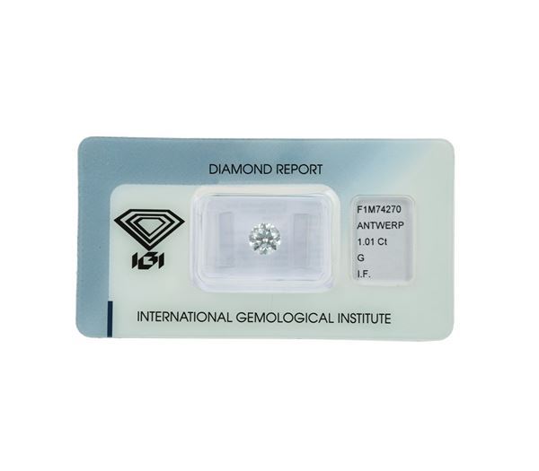 Two brilliant-cut diamonds weighing 1.01 carats, color G, clarity IF, fluorescence slight and very slight. Gemmological Reports IGI Antwerp n. F1M74270 and F5F54834