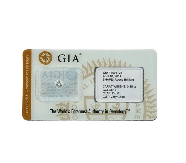 Diamante taglio rotondo a brillante di ct 0.55, colore F, caratteristiche interne IF, fluorescenza UV nulla