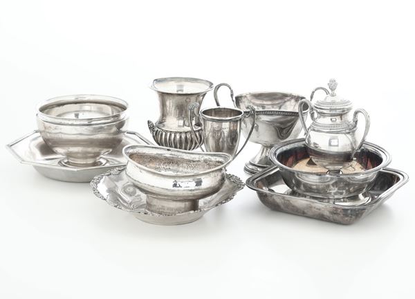 Lotto di oggetti in argento. Varie argenterie italiane del XX secolo