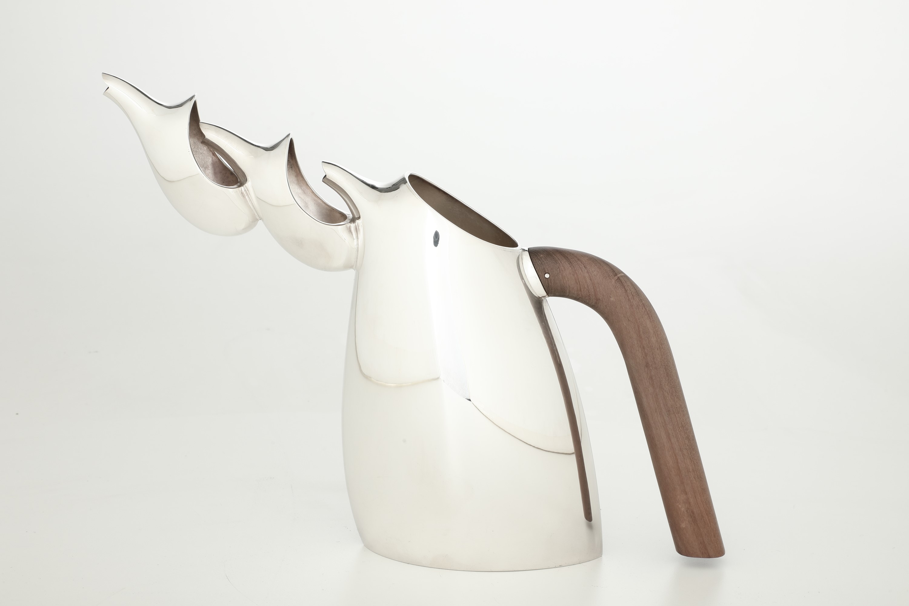 De Vecchi, Brocca modello “Trebok” in argenteria artistica milanese, XXI secolo (serie “Slow drin...