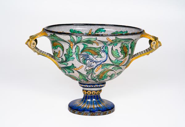 Coppa biansata. Pesaro, Manifattura "Maiolica Artistica Pesarese (MAP)", 1920-1925.