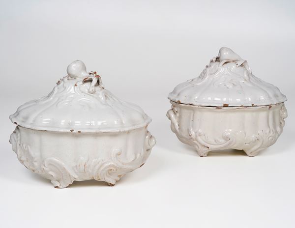 Coppia di zuppiere. Napoli, XVIII secolo.   