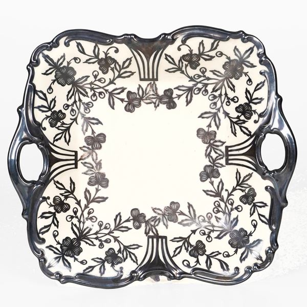 Vassoio. Germania, Manifattura di Hutschenreuther, primo quarto del XX secolo.