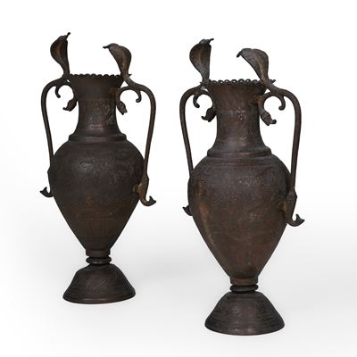 Coppia di Vasi Biansati in Rame