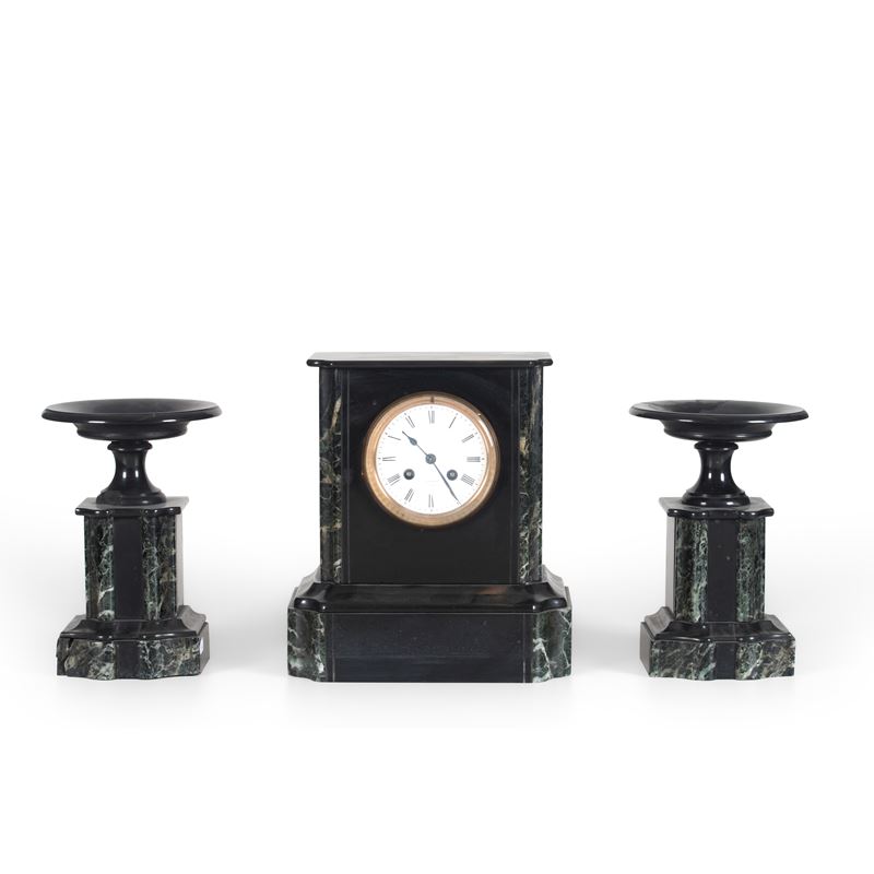 Trittico da camino in marmo nero. XIX secolo  - Auction Antiquariato - Cambi Casa d'Aste