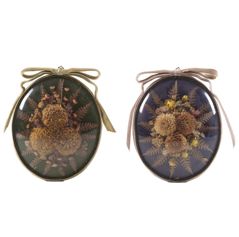 Coppia di medaglioni con composizioni floreali sotto vetro  - Asta Antiquariato - Cambi Casa d'Aste