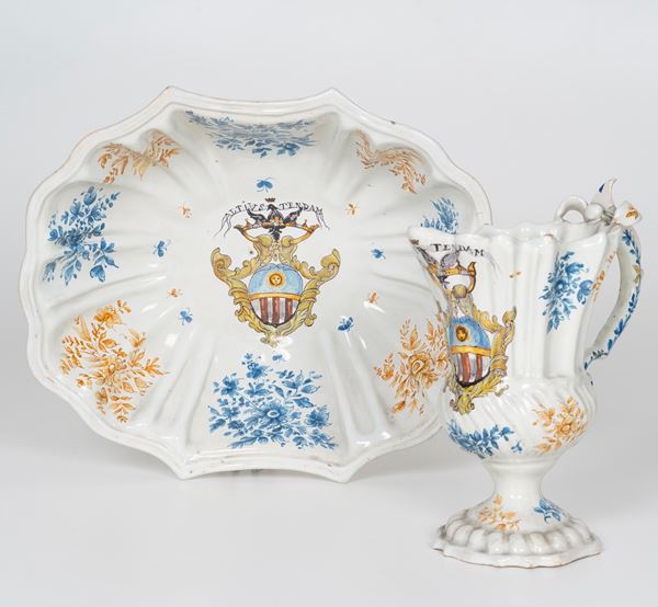 Bacile con versatoio. Nove, (manifattura Antonibon?), XIX e XX secolo.