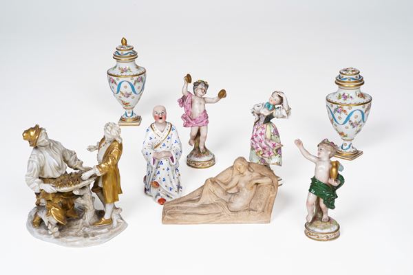 Lotto di diverse ceramiche. 