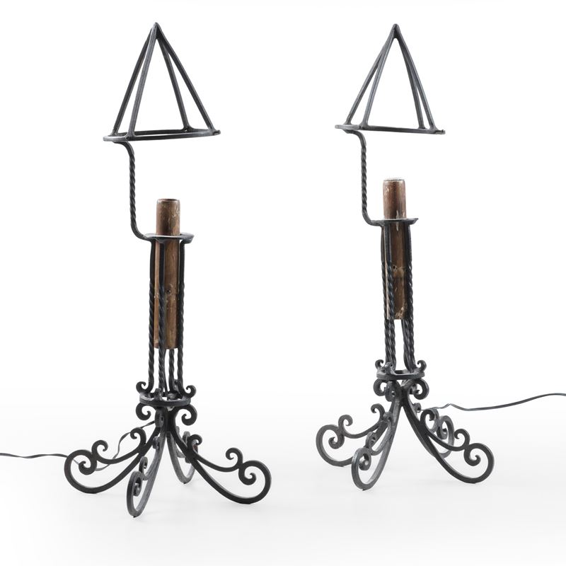 Coppia di candelieri in ferro battuto  - Auction Antiquariato - Cambi Casa d'Aste