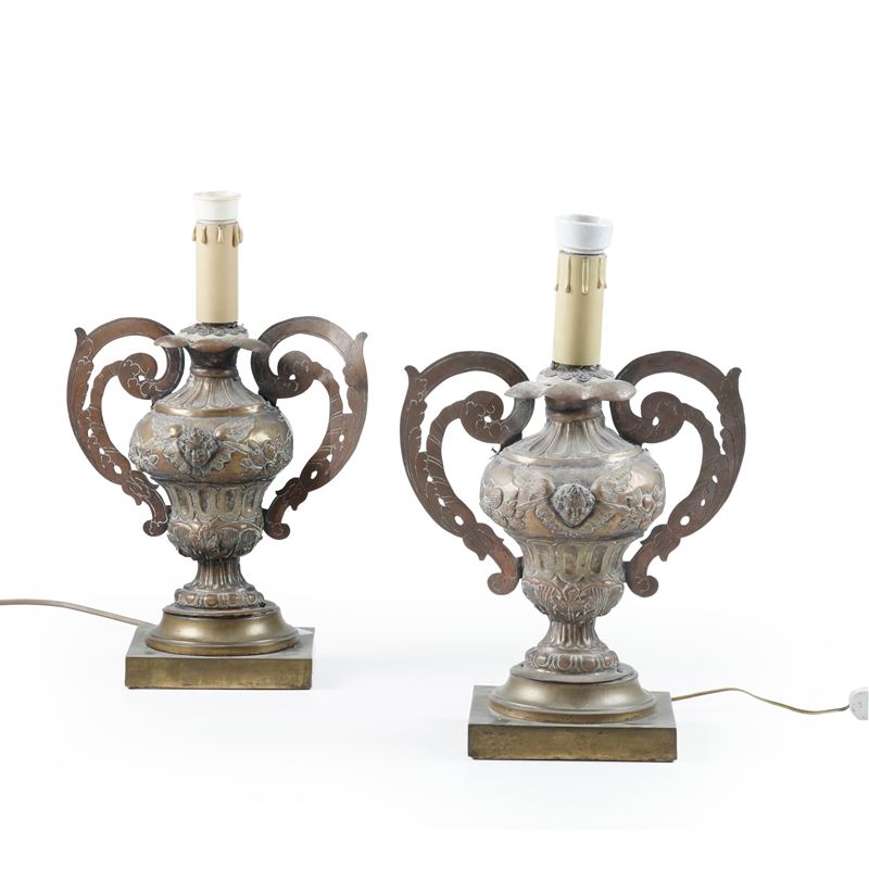 Coppia di portapalme in metallo. XIX secolo  - Asta Antiquariato - Cambi Casa d'Aste