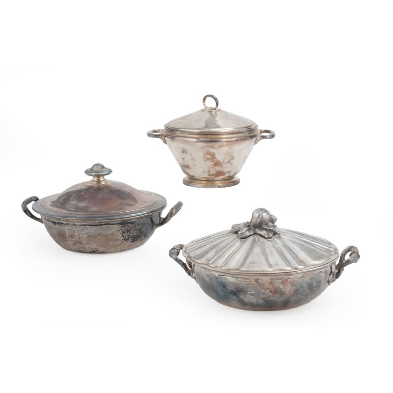 Tre portavivande in metallo  - Asta Antiquariato - Cambi Casa d'Aste