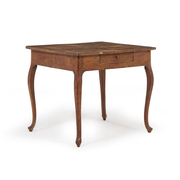Tavolino in parte lastronato. Seconda metà del XVIII secolo