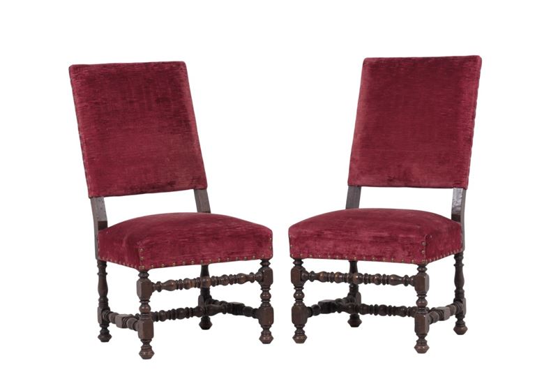 Coppia di seggioloni in noce. XVII secolo  - Auction Antiques - Cambi Casa d'Aste