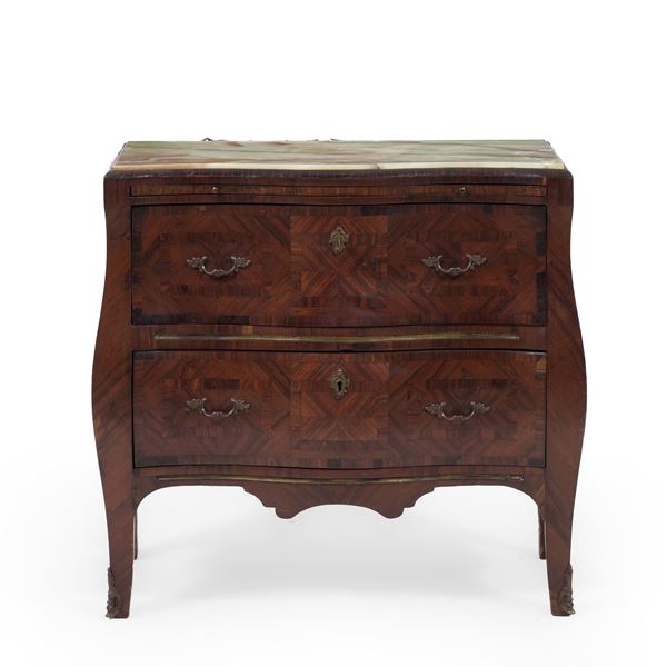 Cassettone lastronato in bois de rose e palissandro. Sicilia, XVIII secolo