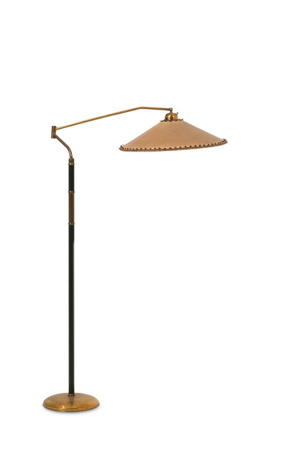 Lampada da terra regolabile.