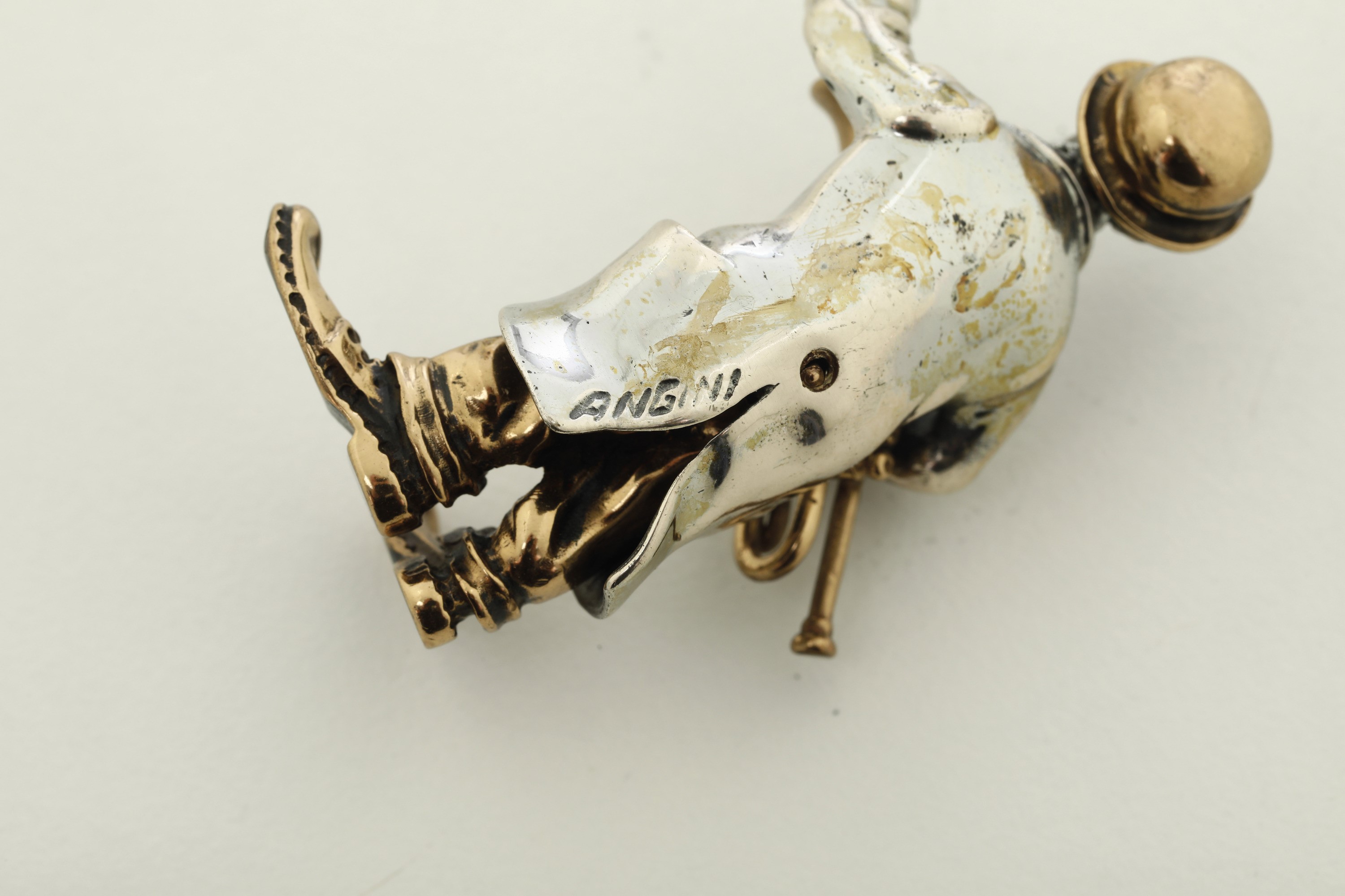 Sei Sculturine di Musici in Argento, Vermeille e Bronzo. Firmati Angini. Punzone Argentiere: Stel...