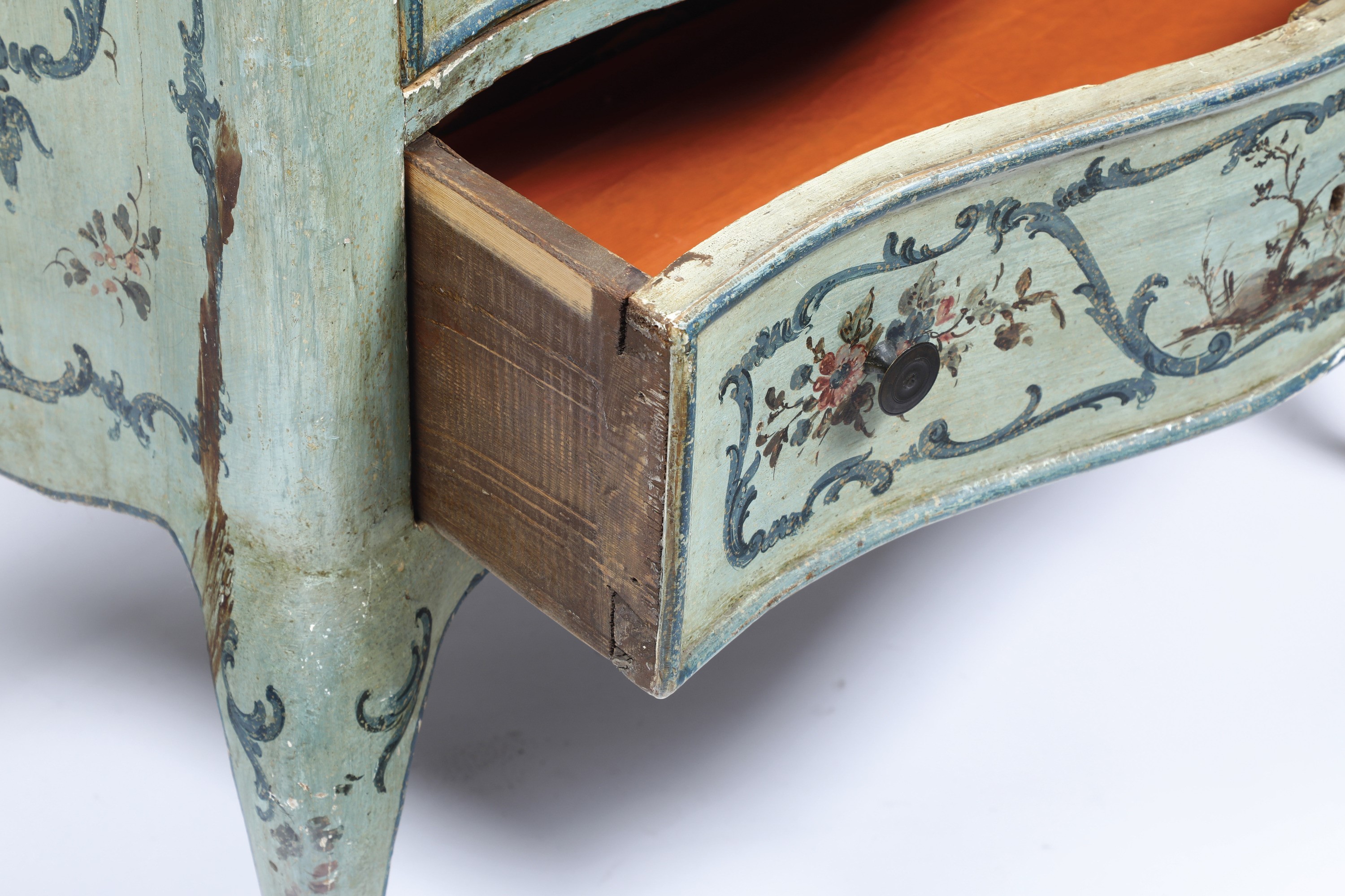 Comoncino Laccato. XVIII Secolo