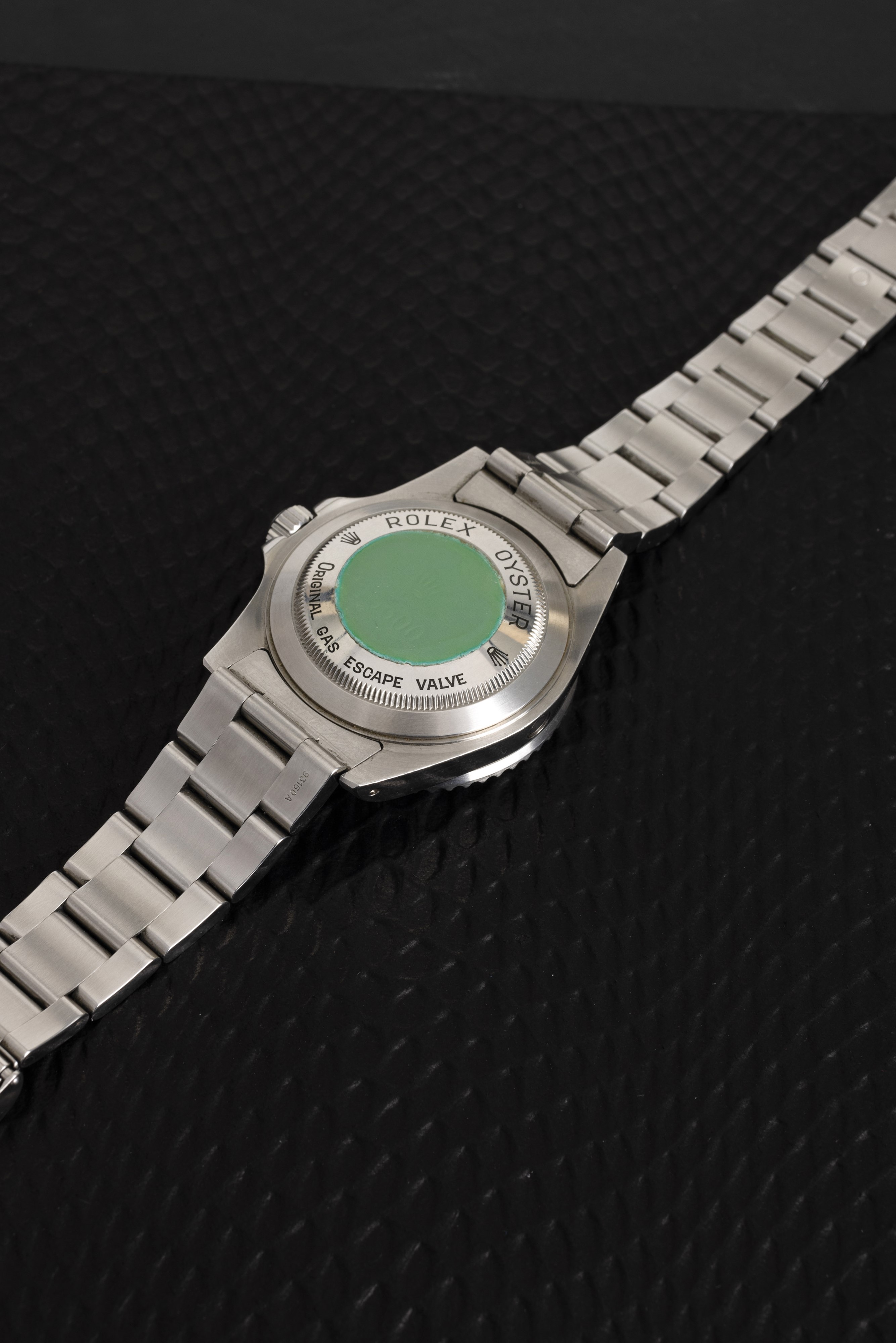 Rolex - Seadweller Ref 16600 in Acciaio con Ghiera Girevole e Valvola di Scappamento Dell'elio Ac...