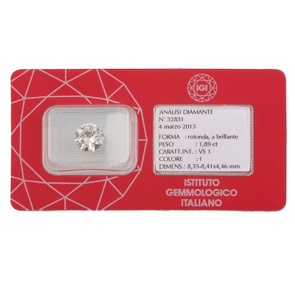 Diamante taglio rotondo a brillante di ct 1.89, colore I, caratteristiche interne VS1, fluorescenza UV media