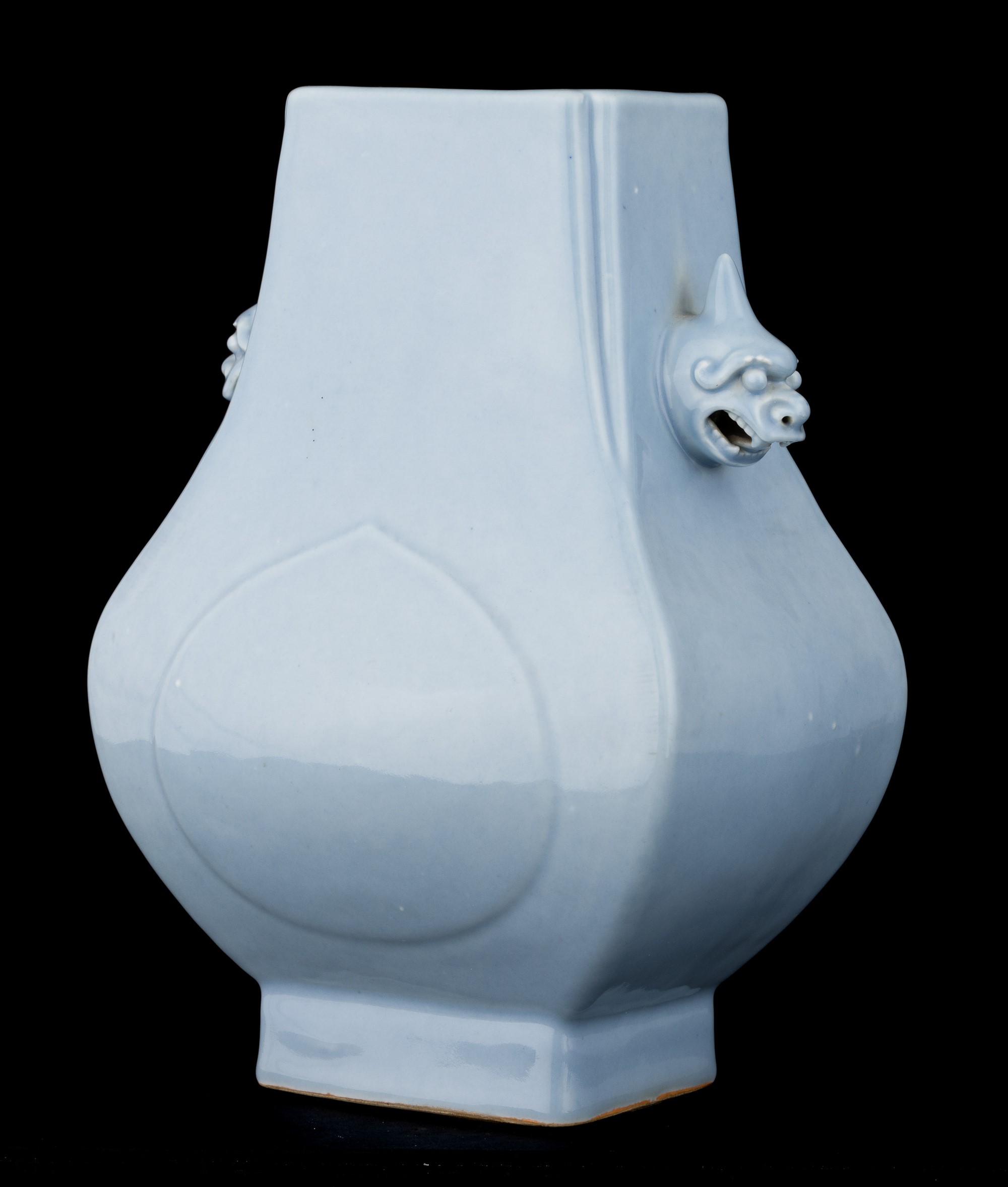Raro Vaso in Porcellana Clair De Lune con Manici a Guisa di Animali Fantastici, Marchio Apocrifo ...