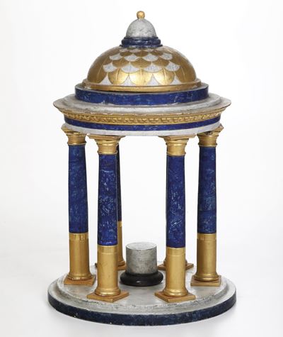 Tempietto in Legno Dipinto e Dorato. XIX Secolo
