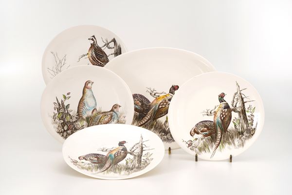 Dodici piatti e un vassoio "Game Birds". Inghilterra, Manifattura Johnson Brothers, circa metà del XX secolo.
