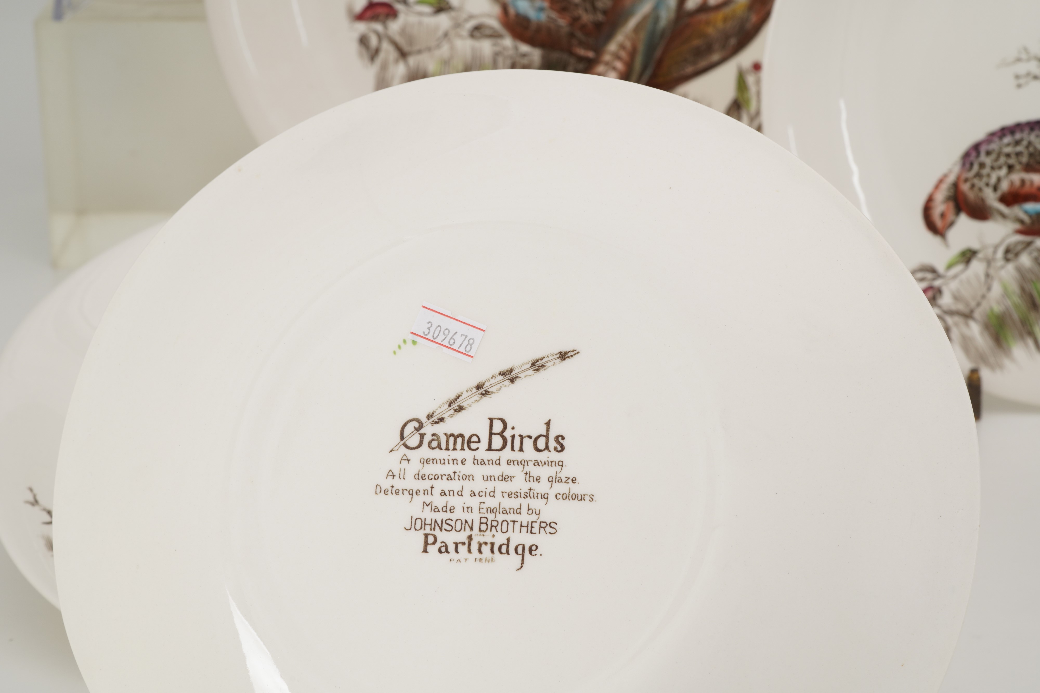 Dodici Piatti e un Vassoio "game Birds". Inghilterra, Manifattura Johnson Brothers, Circa Metà de...