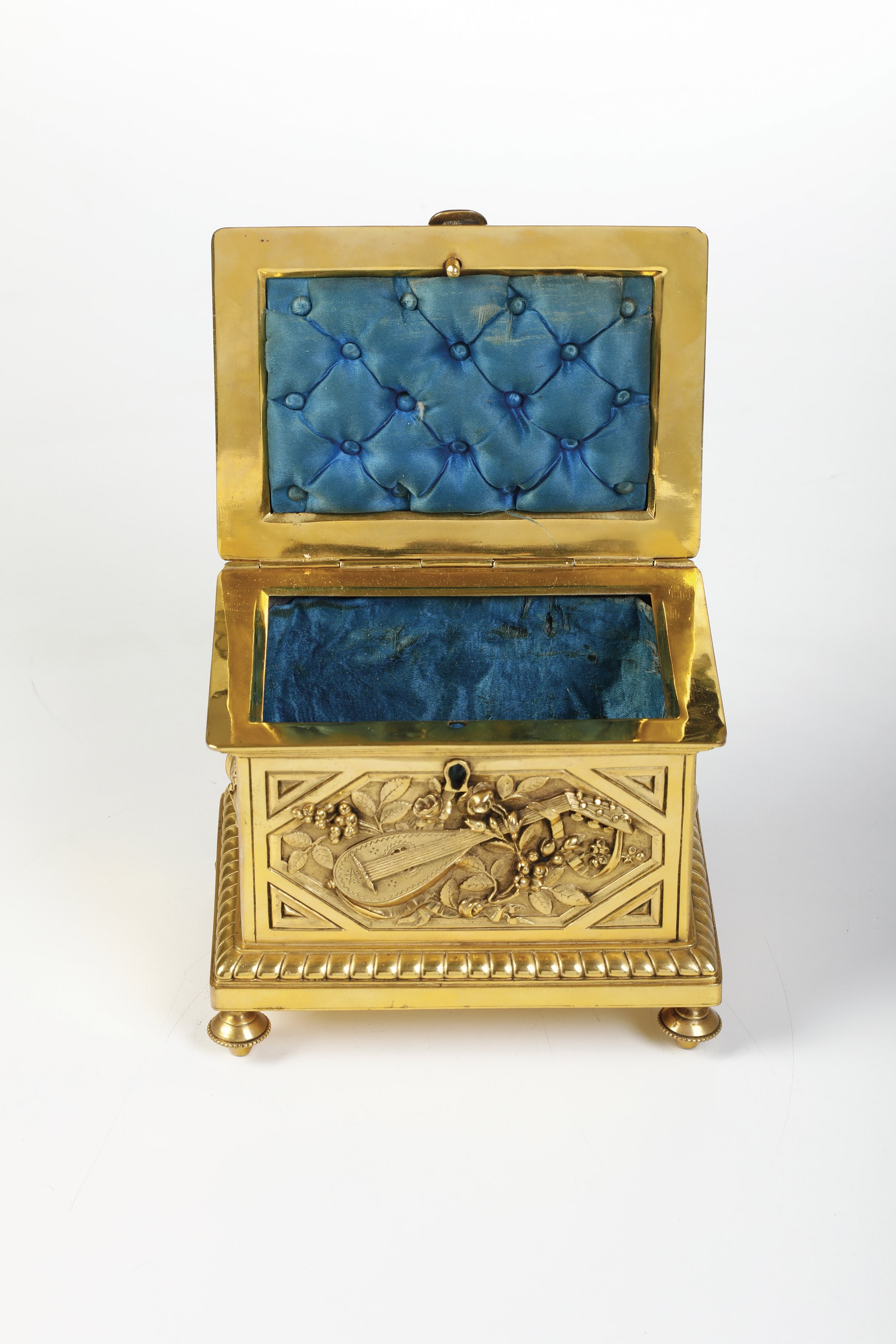 Cofanetto in Bronzo Fuso e Dorato. XVIII-XIX Secolo