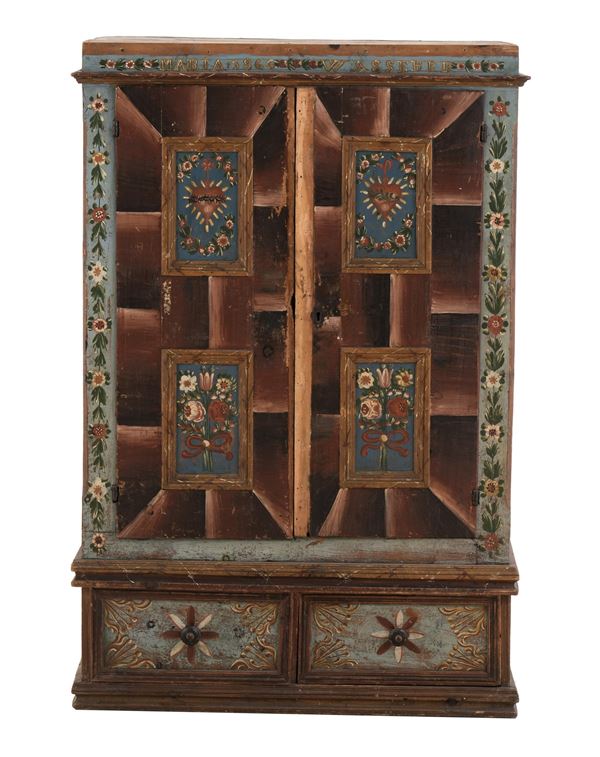 Armadietto tirolese laccato, XIX secolo