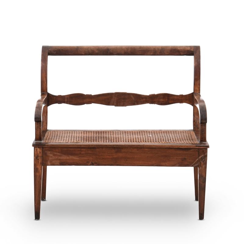 Panchetta in noce con seduta in cannetè  - Asta Antiquariato - Cambi Casa d'Aste