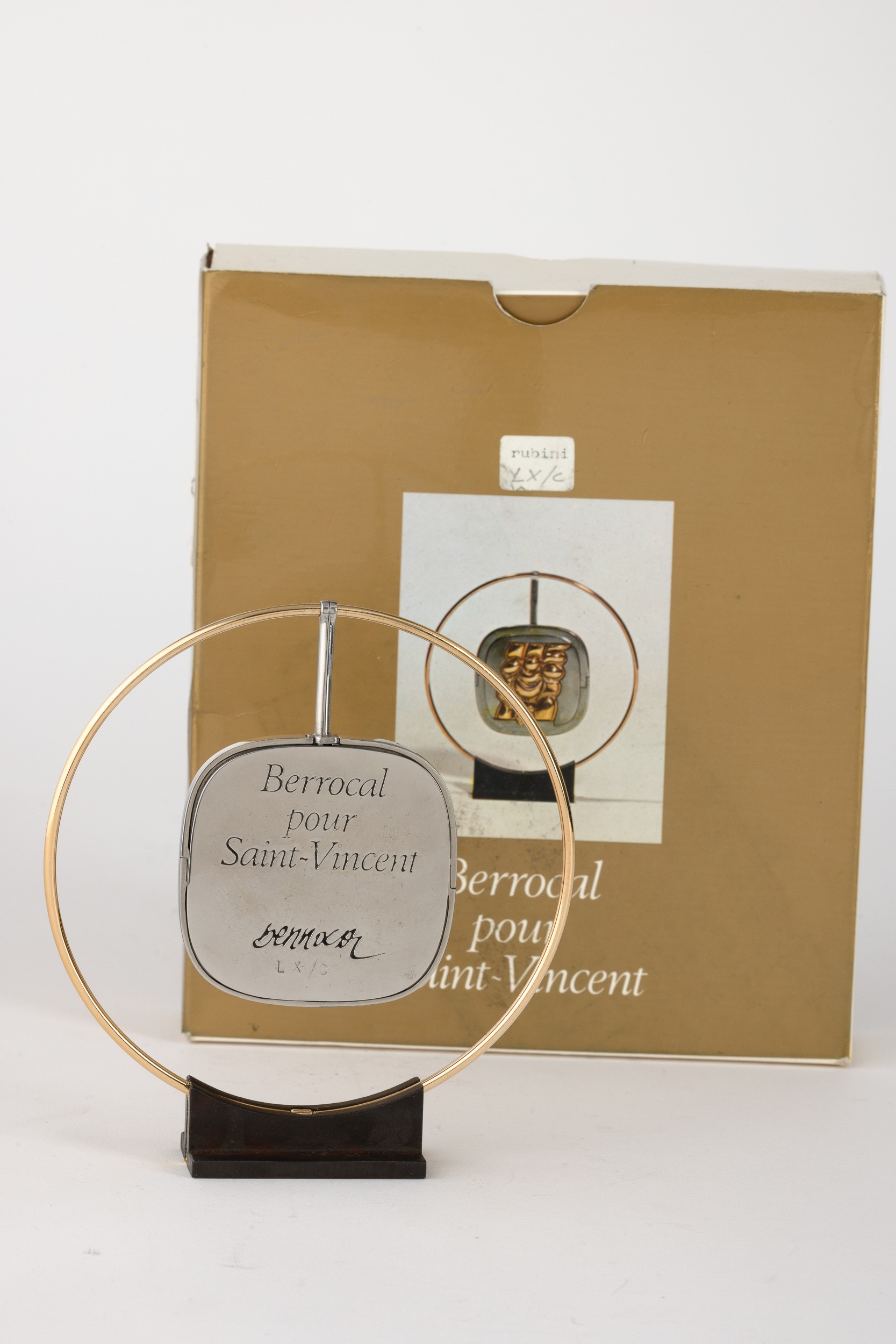 Berrocal pour Saint Vincent, scultura in bronzo e acciaio