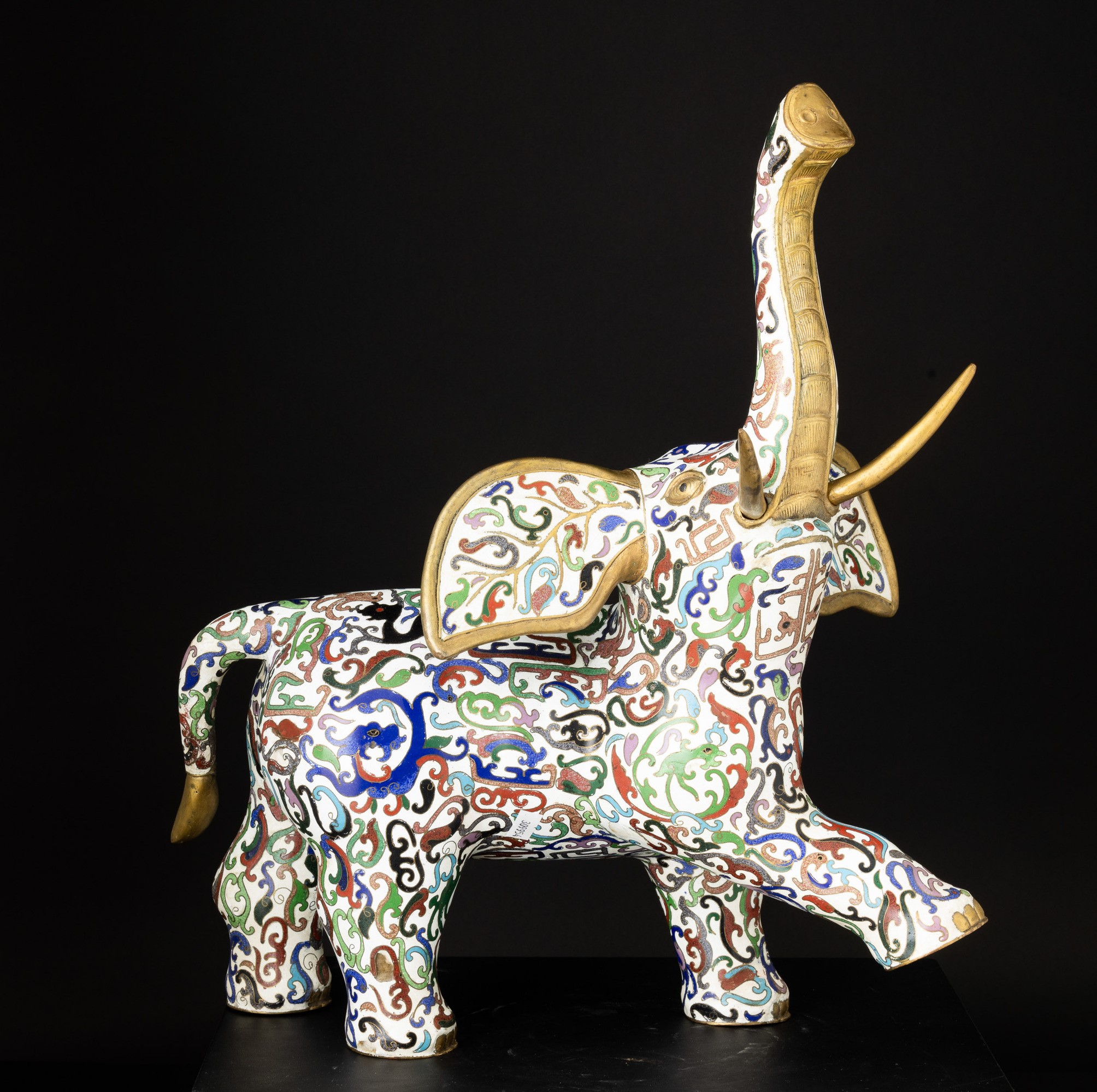 Figura di Elefante a Smalti Policromi Cloisonné, Cina, Dinastia Qing, XIX Secolo